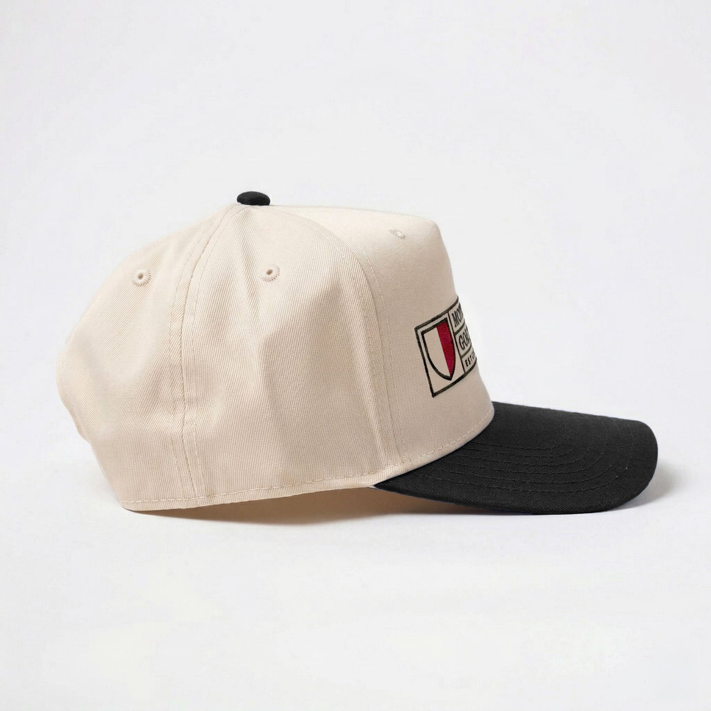 Monte Carlo golf hat in black — side profile